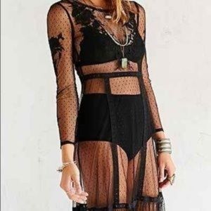 ECOTE LILY LACE MAXI DRESS S